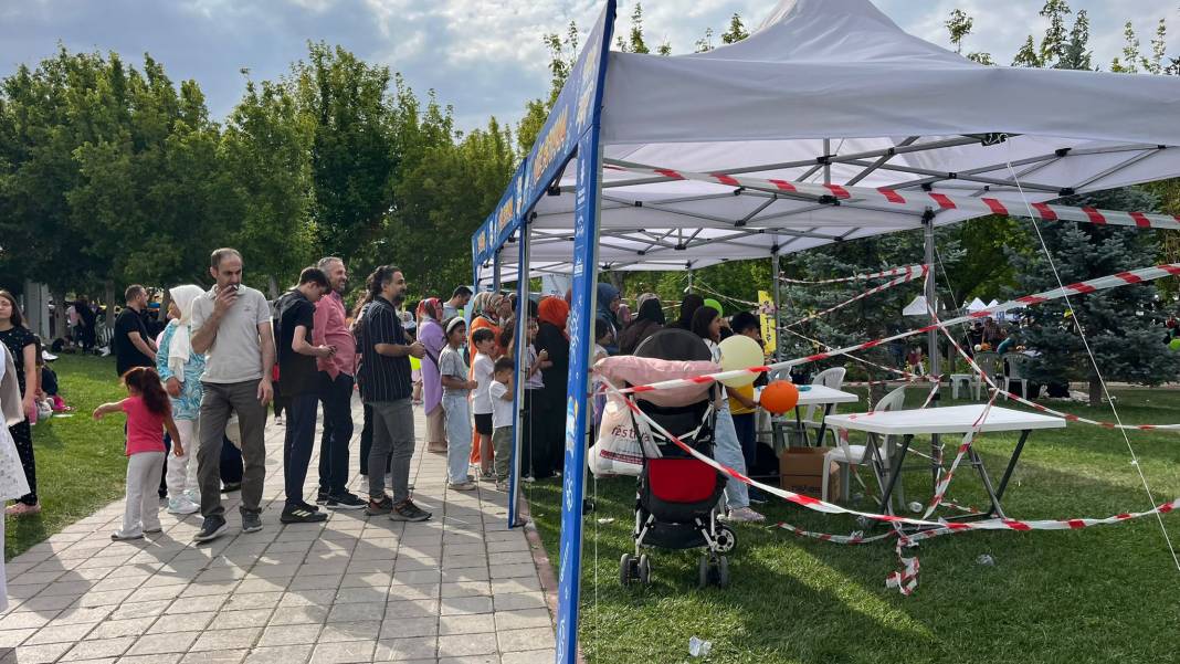 Selçuklu’da karne sevinci şenliğe dönüştü! Yüzlerce çocuk akın etti 5